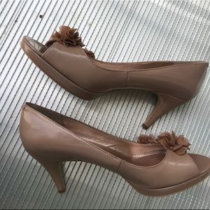 BANDOLINO WOMEN’S CAFE LATTE PATENT